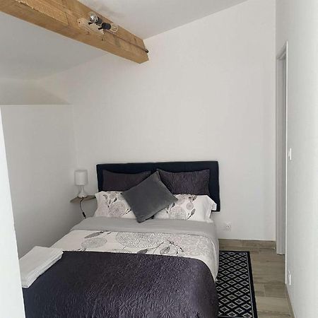 Bel Appartement Au Coeur Du Village De Sartene Eksteriør bilde