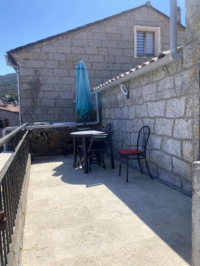 Bel Appartement Au Coeur Du Village De Sartene Eksteriør bilde