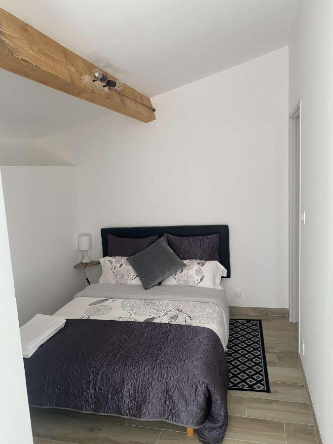 Bel Appartement Au Coeur Du Village De Sartene Eksteriør bilde